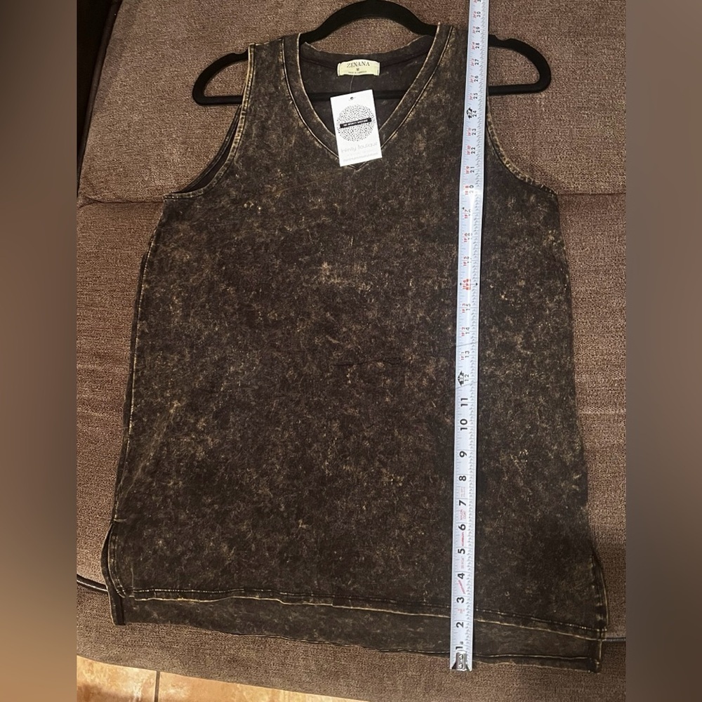 NWT ladies tank from Infinity Boutique, size medium - Picture 4 of 5